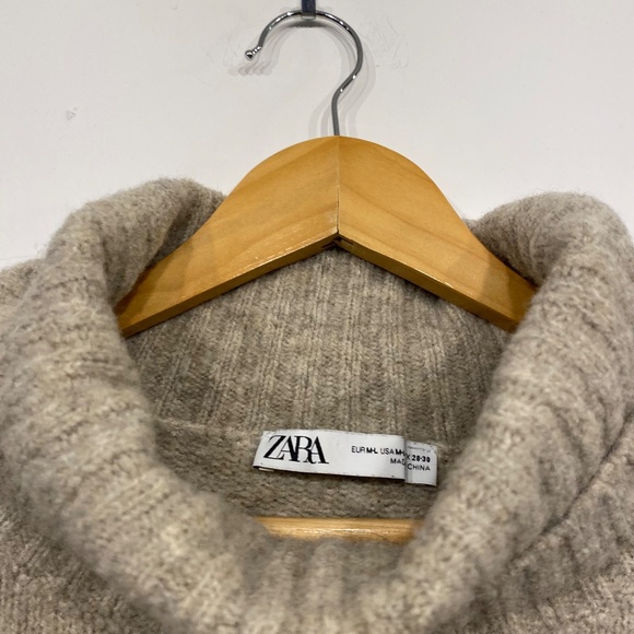 Zara Turtleneck Oversized Chunky Sweater Size Medium-Large - Picture 3 of 5